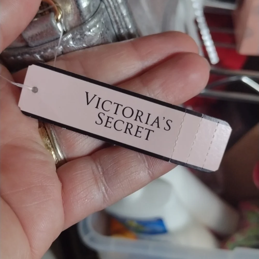 Victoria Secret Silver sling bag - Picture 3 of 7